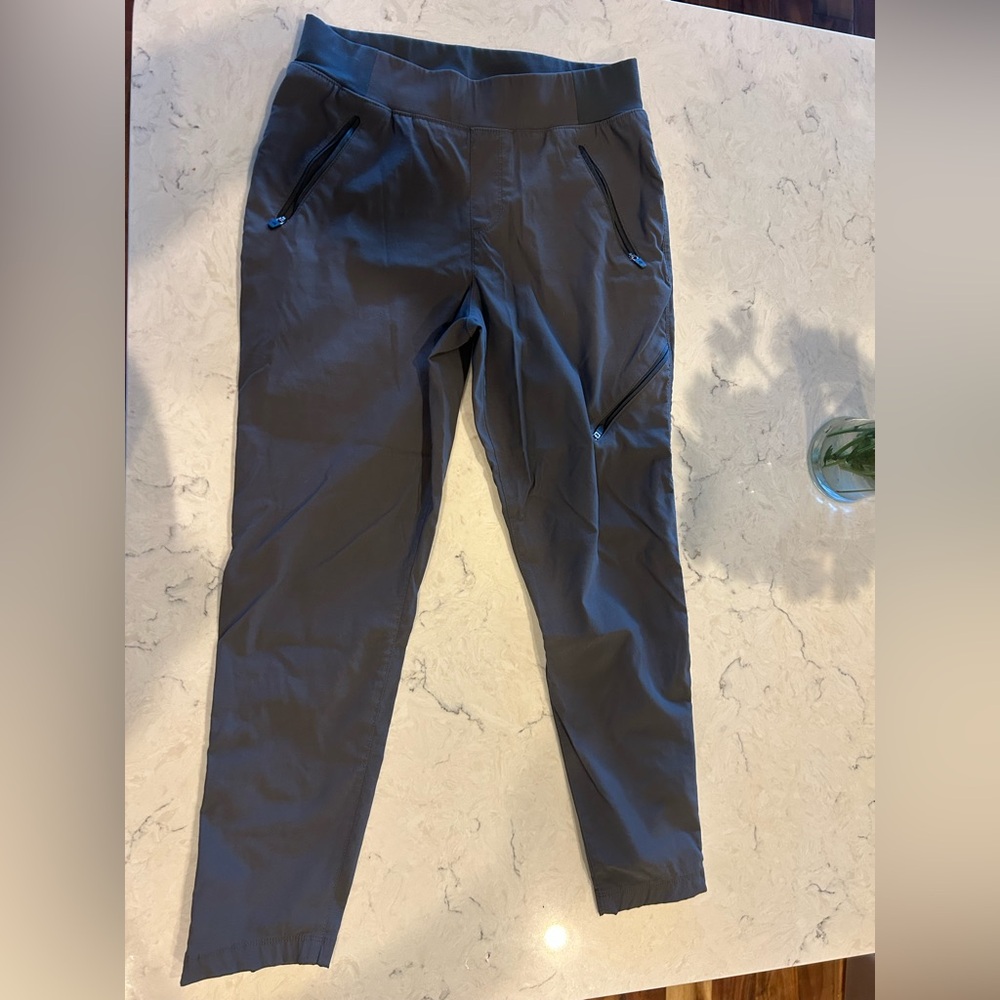 Women’s Eddie Bauer first ascent size 2 pants